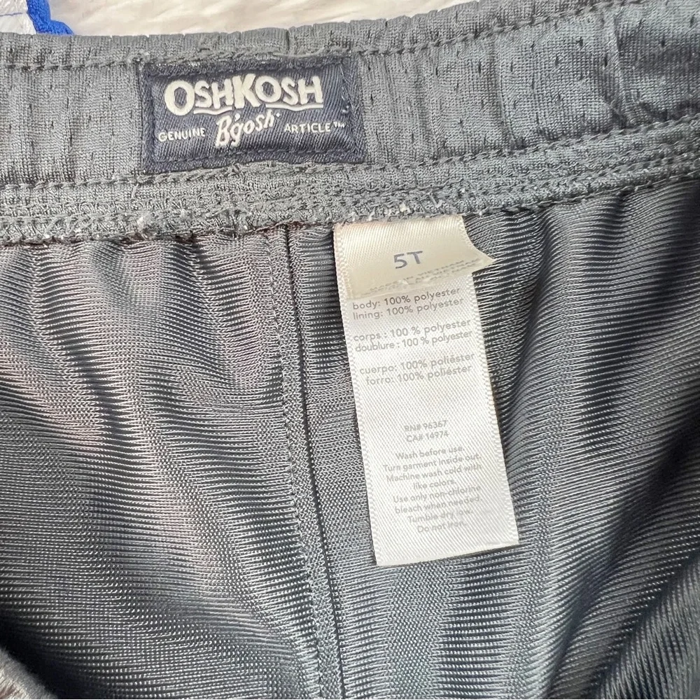 Oshkosh boy’s size 5 set of 2‎ striped casual shorts elastic waist in blue gray